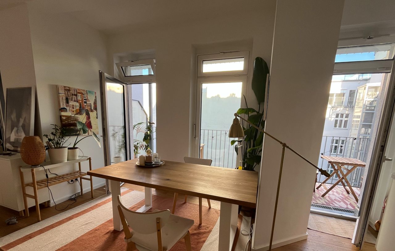 Spacious, light filled and fully furnished Neubau in Prenzlauer Berg