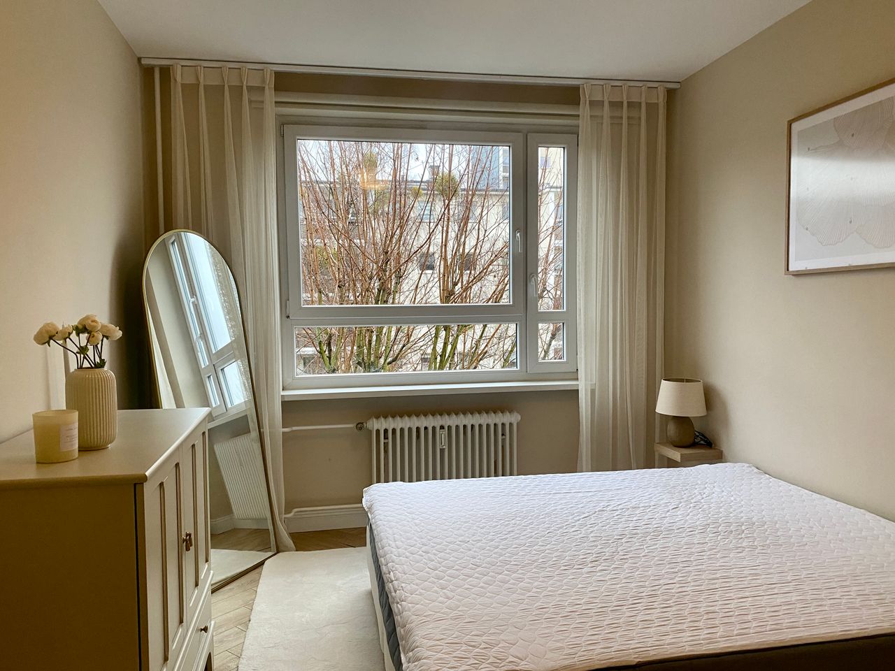 FURNISHED LIVING AT PLATZ DER LUFTBRÜCKE directly at the Viktoriapark