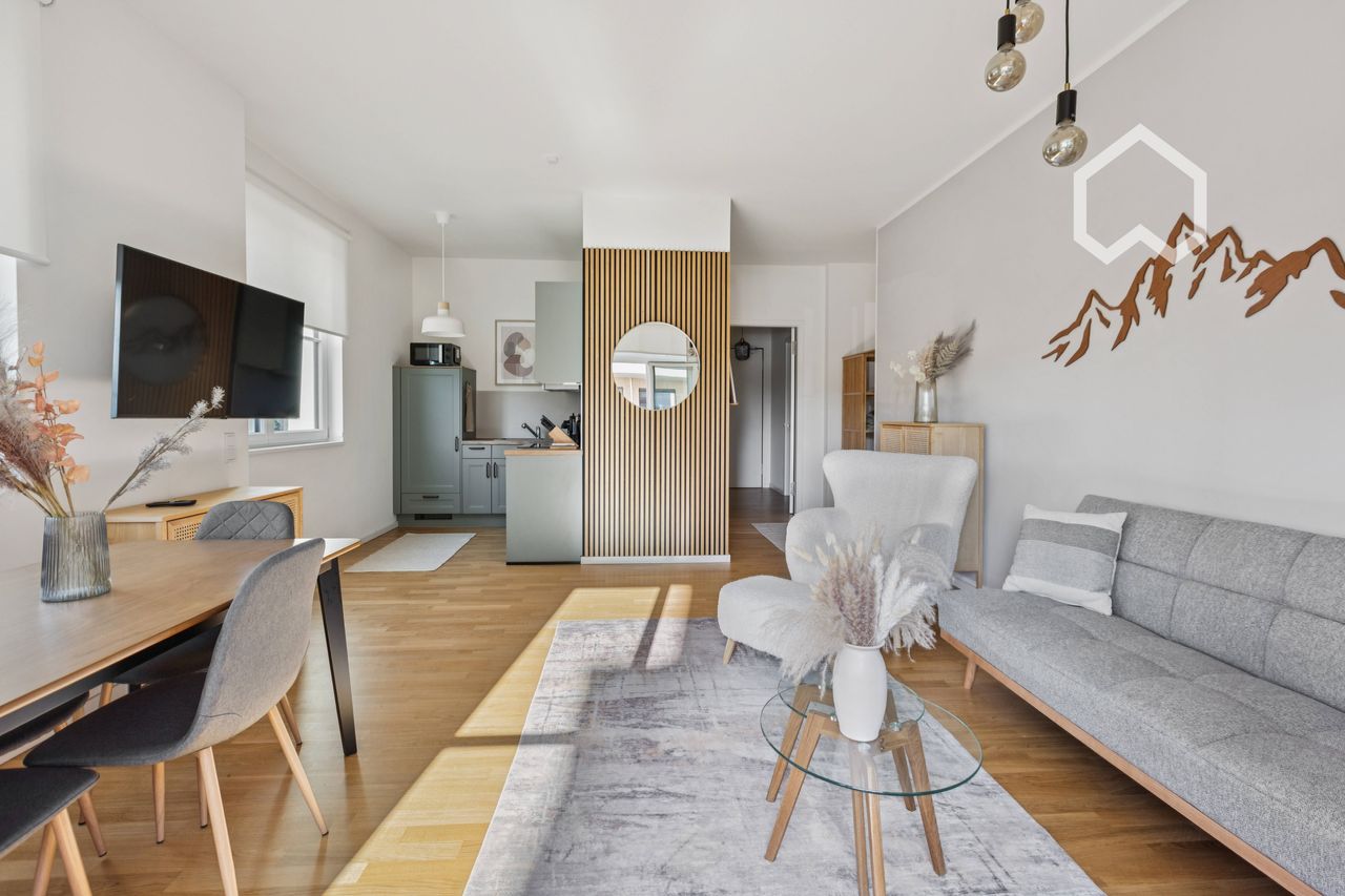 NEW! Stylish Apartment in Prime Potsdam Location