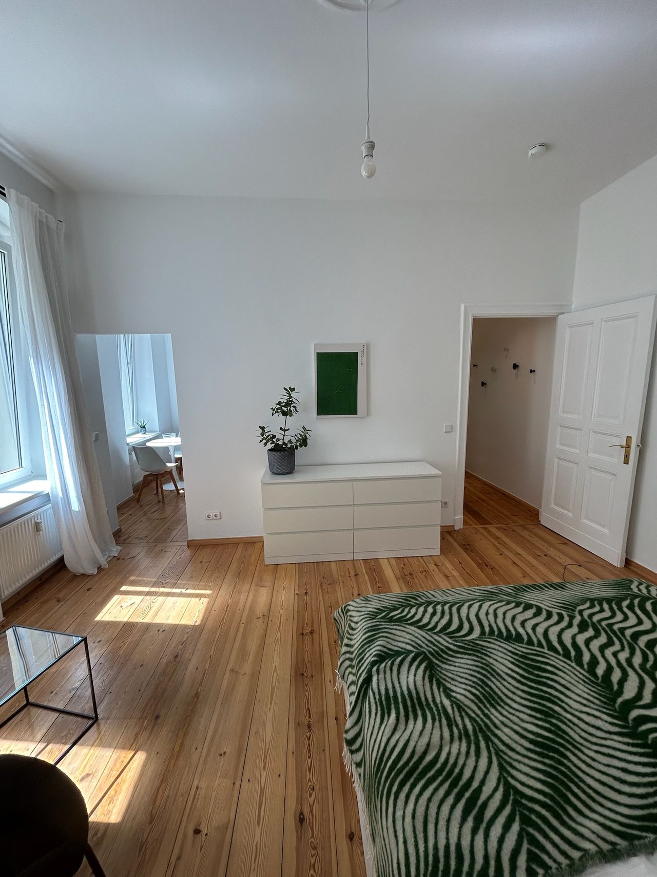 Freshly renovated, bright  1-room flat in Prenzlauer Berg