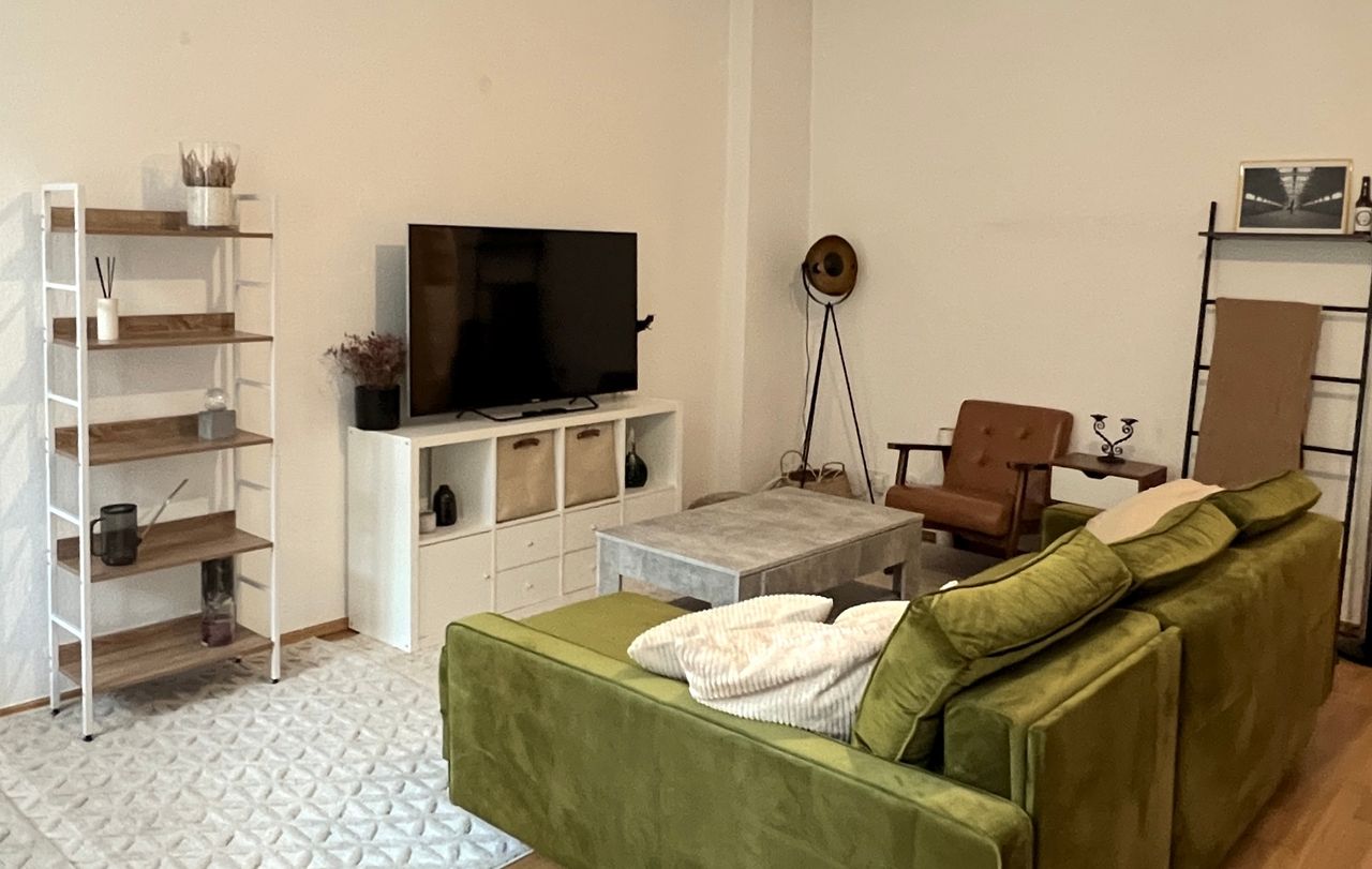 Spacious living room & cosy bedroom flat (Mitte/Weinbergspark)