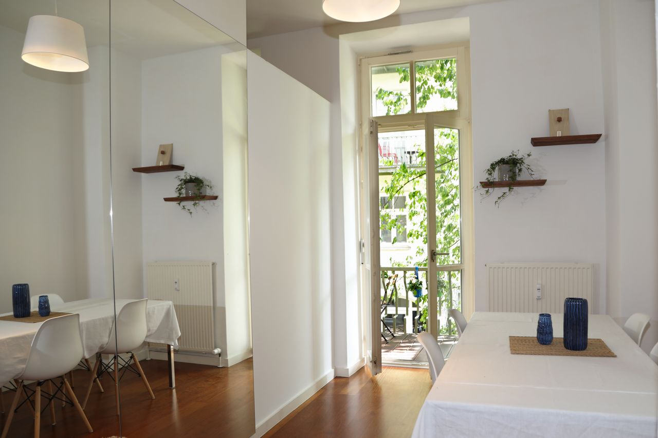 Living at the Viktualienmarkt - high quality renovated old building