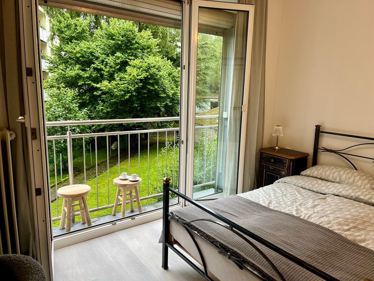 Lovely and renovated Apartment - 7 min from main Train Station