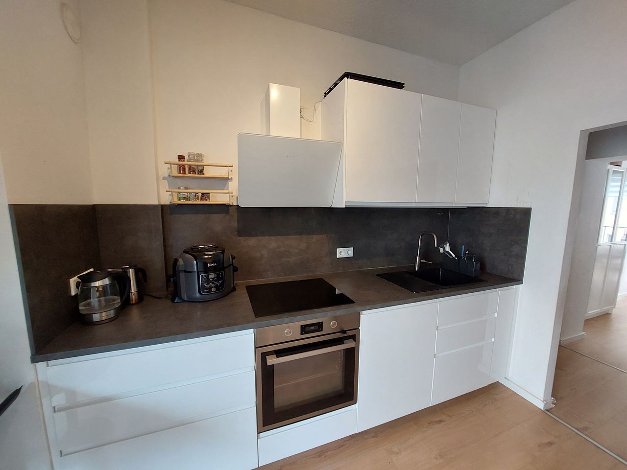 Stunning and fully furnished apartment in the heart of Düsseldorf