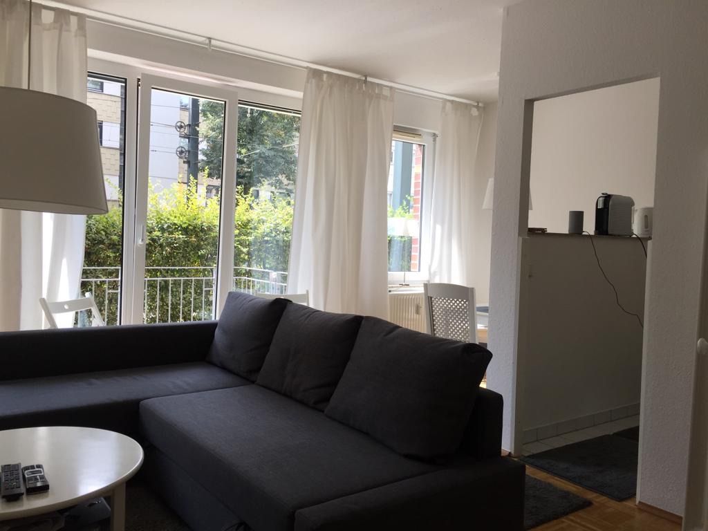 Awesome, amazing studio in Düsseldorf only 150m to the rhine with balkony and parking