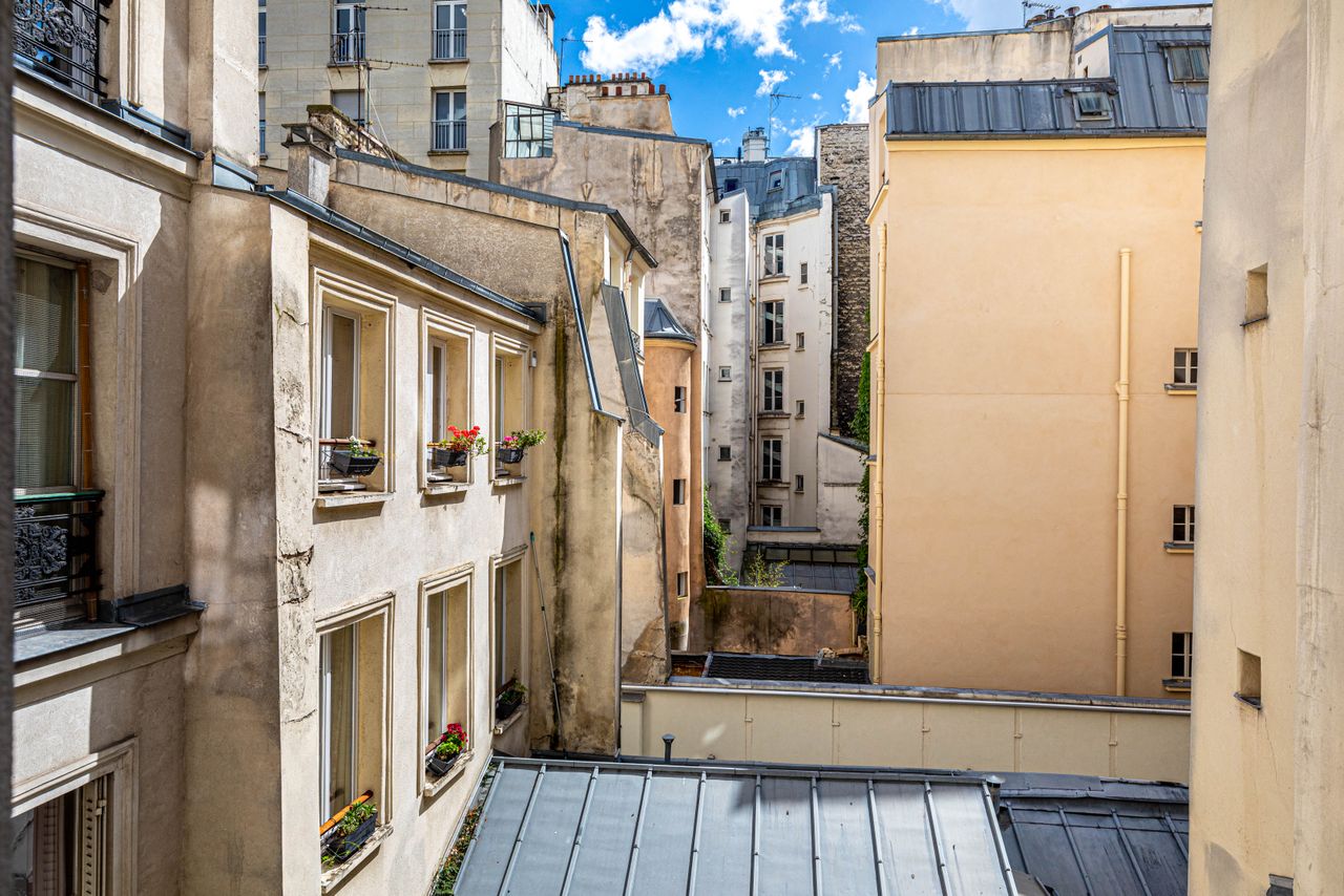 Amazing, bright flat in quiet street - in the heart of the Marais