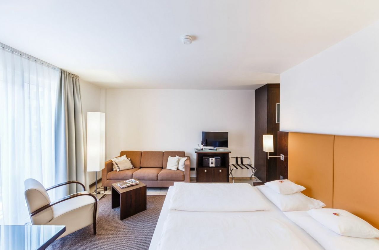 Quiet, charming suite in Düsseldorf