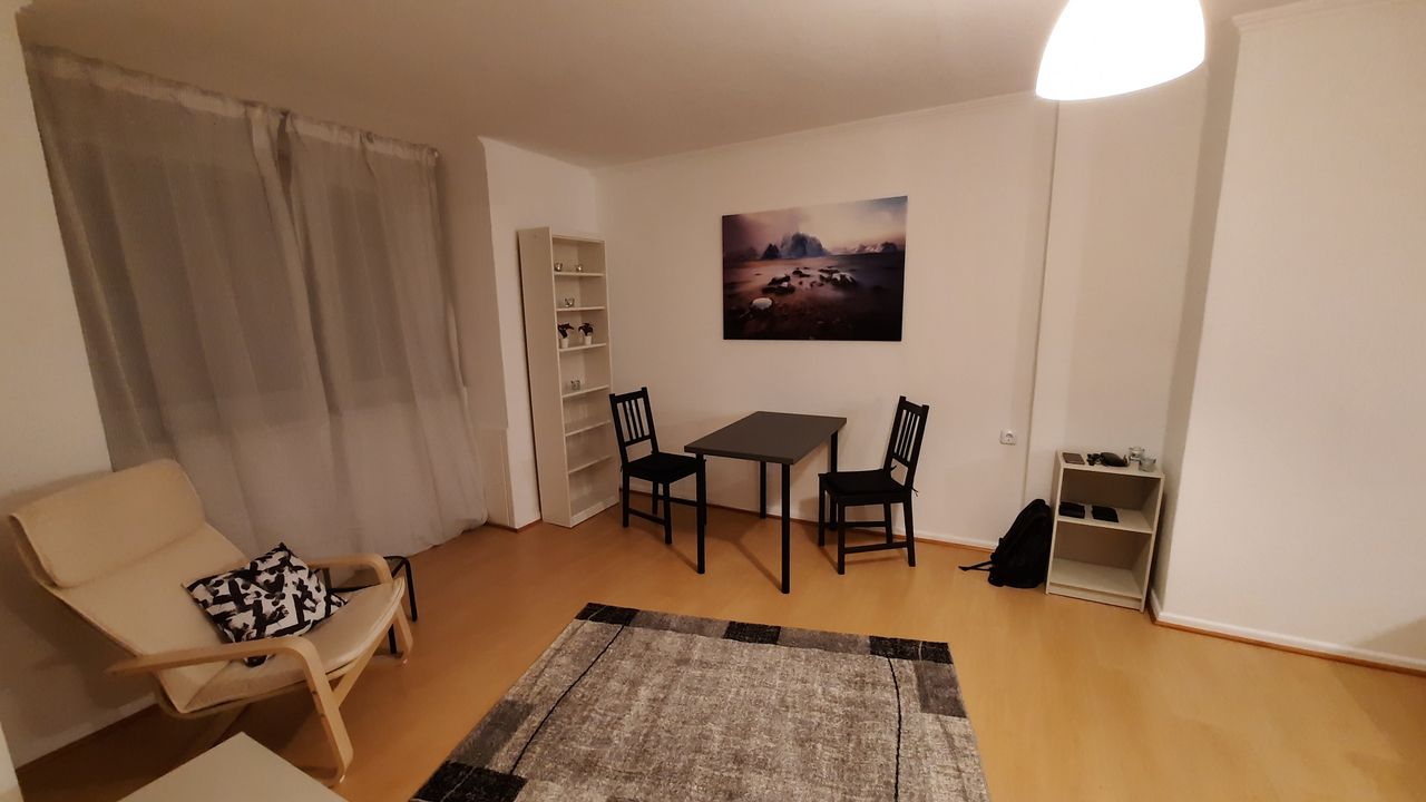 Beautiful bright & quiet 2-room flat in the middle of Bremen-Schwachhausen.