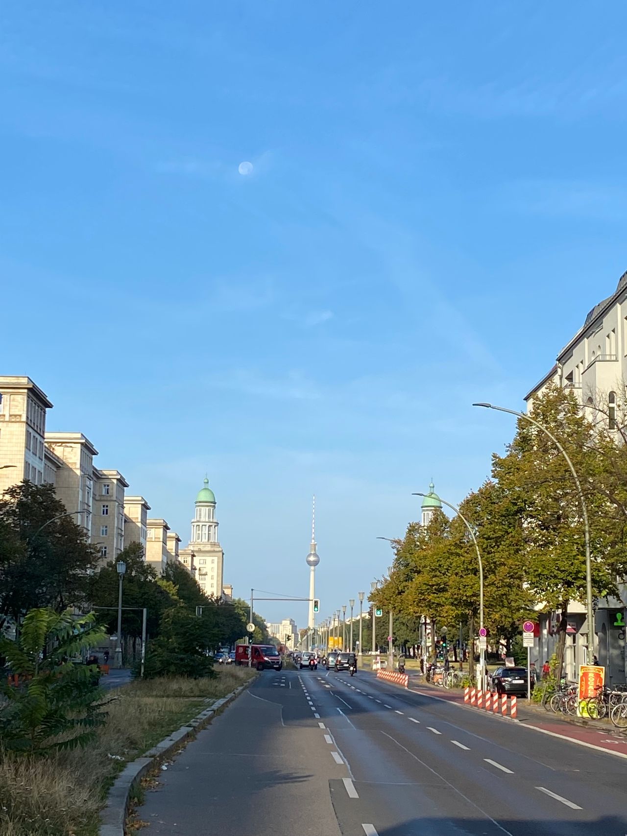 Gorgeous 2.5 room apartment all inclusive with balcony in Friedrichshain-Kreuzberg