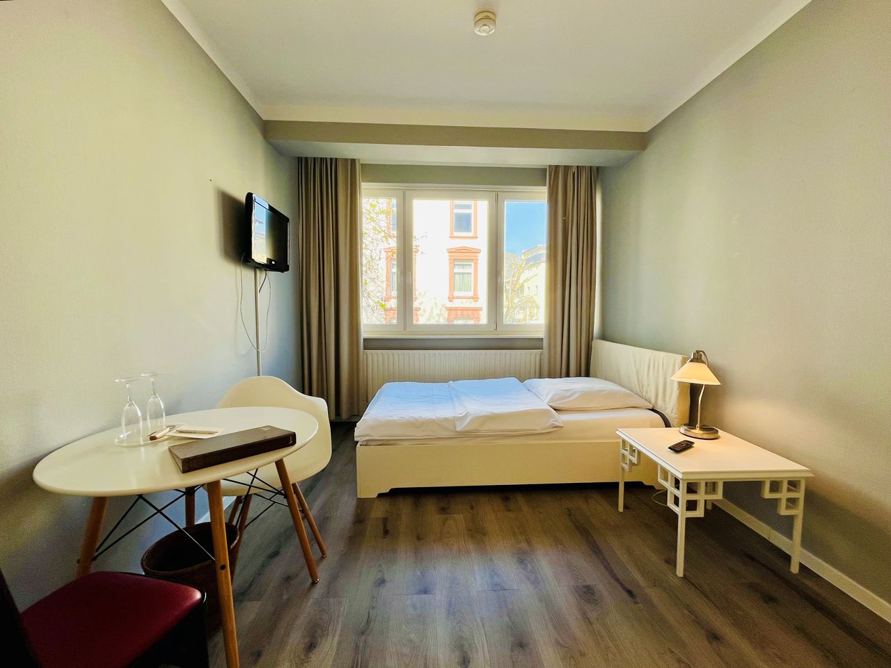 Single studio in Westend Frankfurt - near old opera