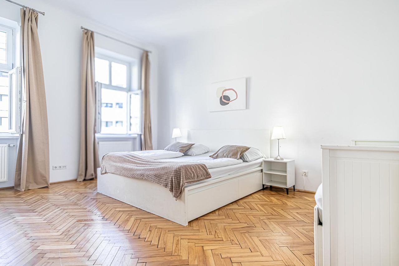 Stylish apartment for long-term stays in Margareten, up to 5 people