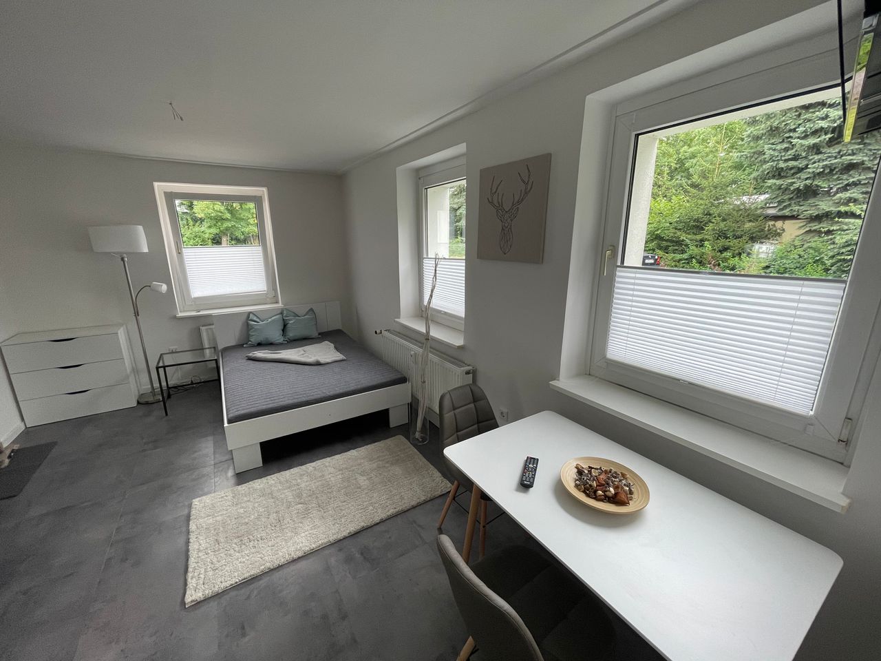 Fully Furnished 1-Room Apartment Next to Leipzig Trade Fair with Parking