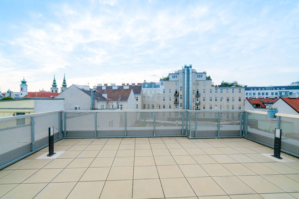 Large premium apartment with air conditioning, underfloor heating and terrace on the 6th floor