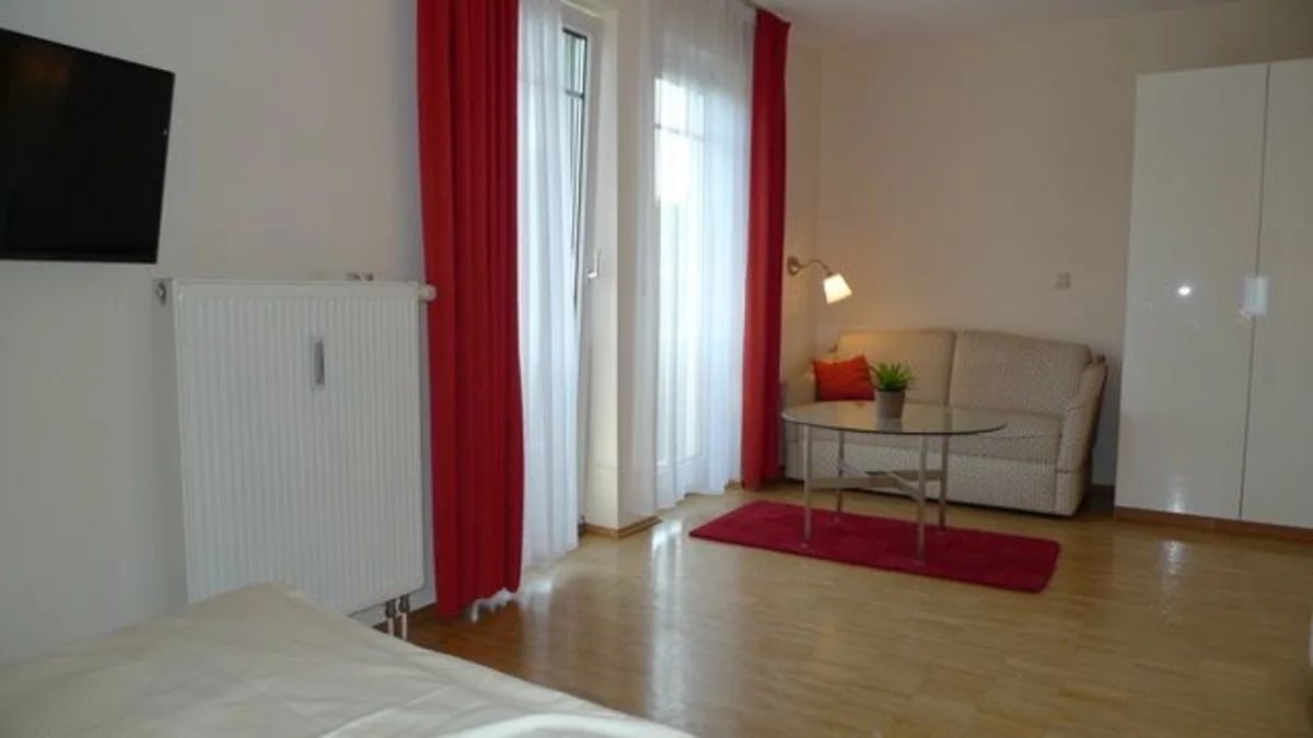 Bright 1.5 room flat with balcony in an upmarket residential area in Striesen