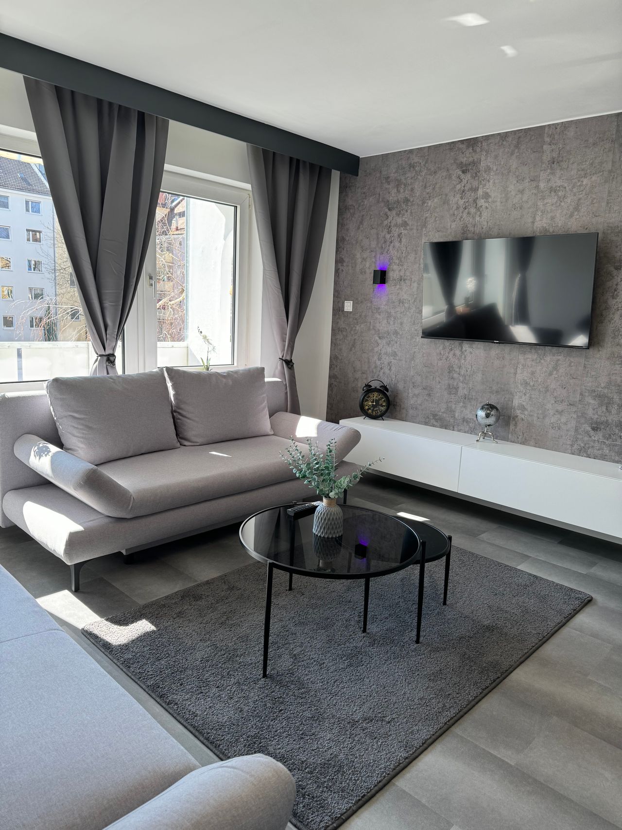Pretty apartment in quiet street
