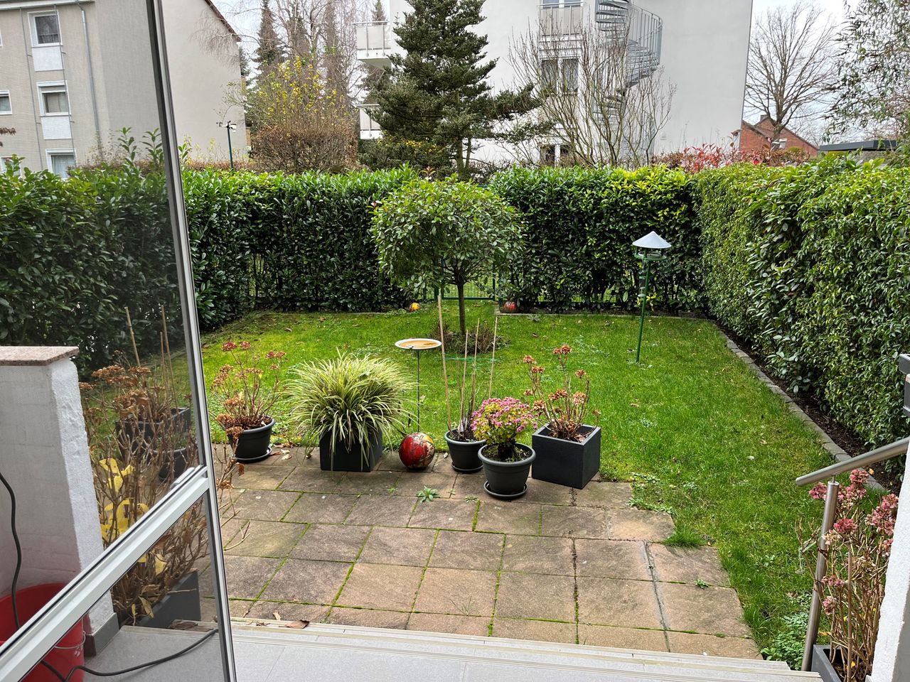 FULLY FURNISHED APARTMENT WITH GARDEN AND TERRACE ON THE RIVER RHINE