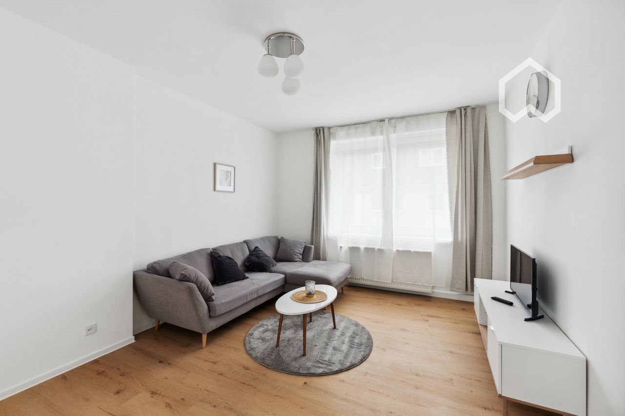 Modern 2-Room Apartment after Renovation with Winter Balcony in Central Düsseldorf