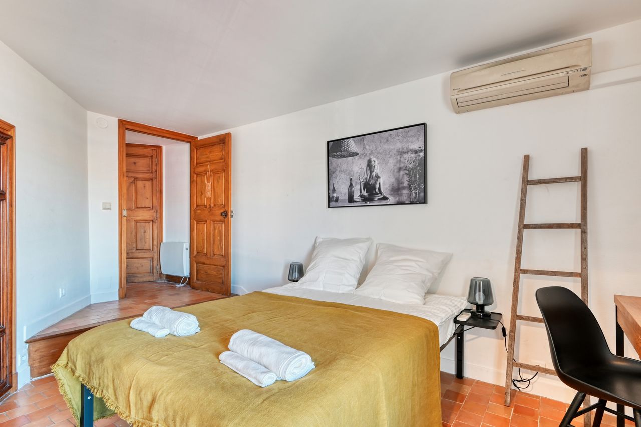 Charming & spacious suite with nice neighbours