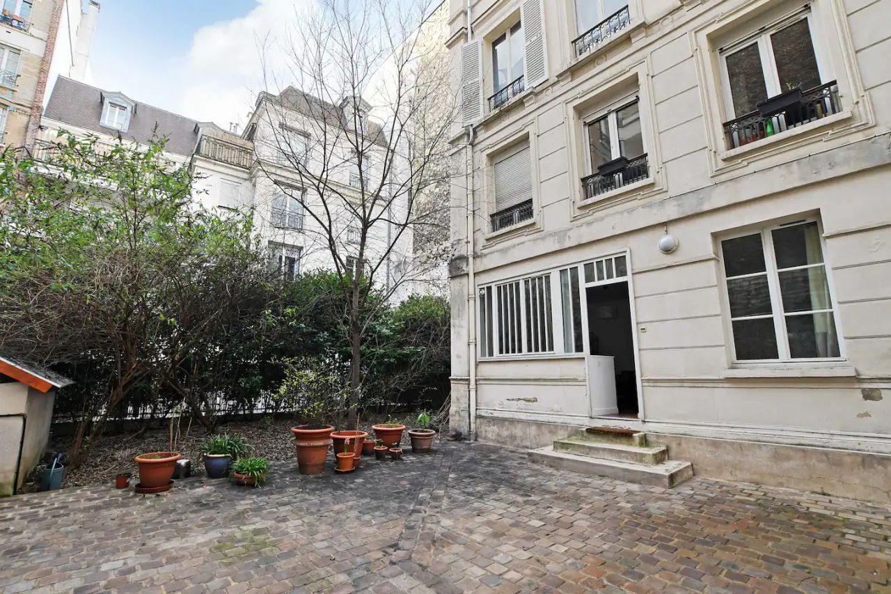 Charming 30m² Parisian Apartment in the Heart of the 4th Arrondissement - Explore Authentic Living Near Le Marais