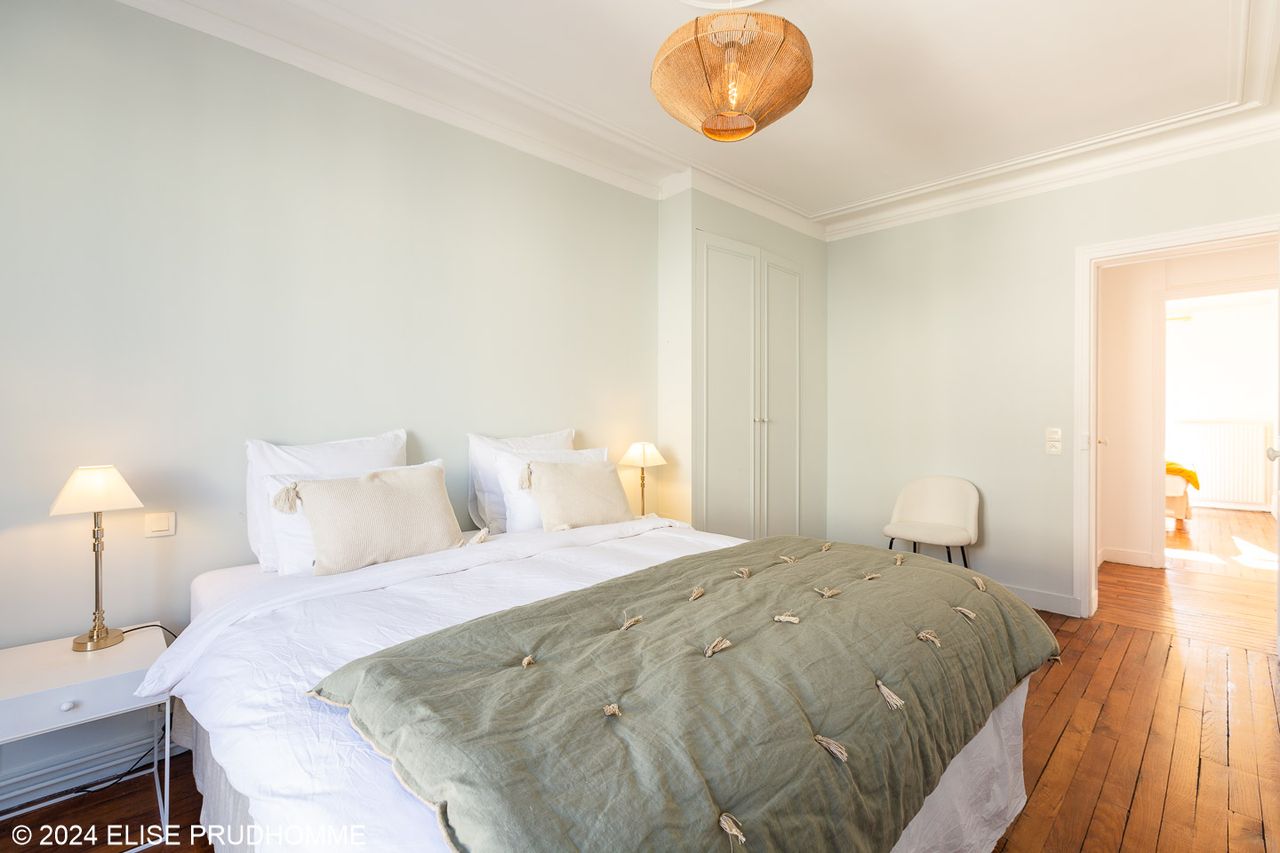 Charming furnished 3-bedroom flat in the heart of the latin quarter