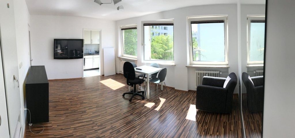 Bright, spacious loft in Munich with lots of light and close to the metro station
