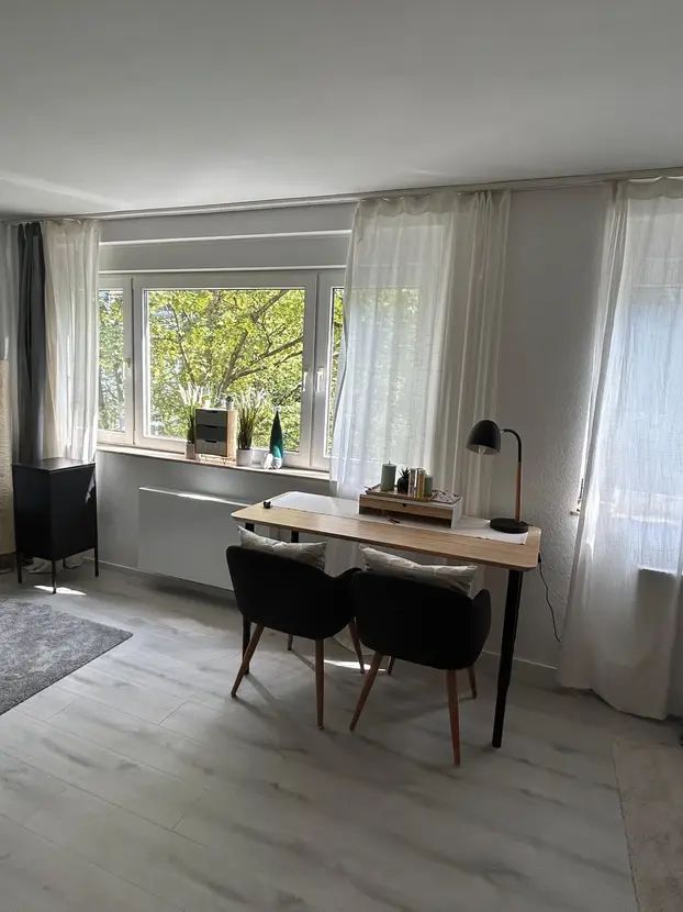 Furnished, bright 1 room apartment with a view of the greenery in Zollstock