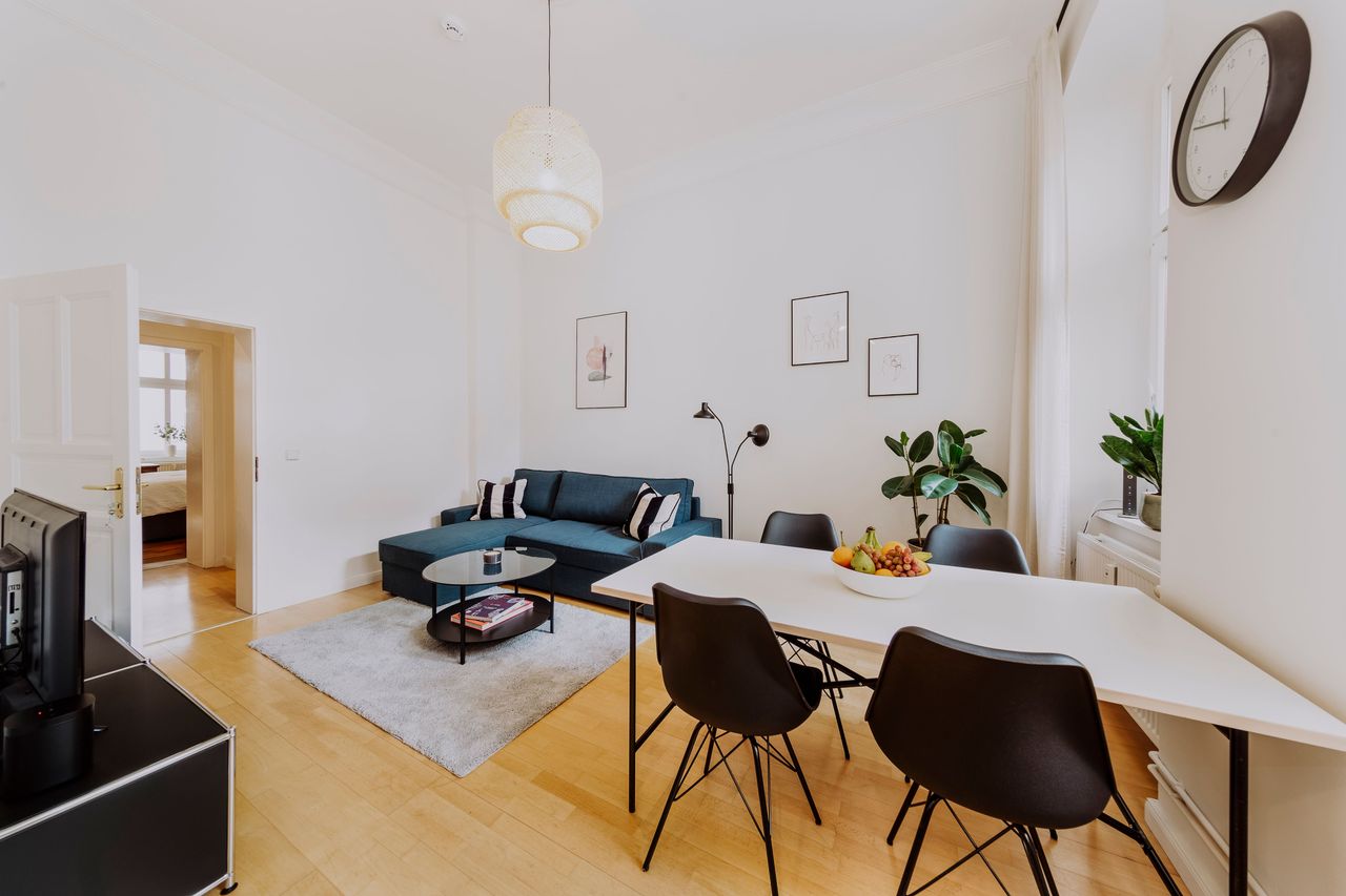 Bright, charming apartment for couples (with a baby/toddler) or singles in one of Berlins most popular neighbourhoods