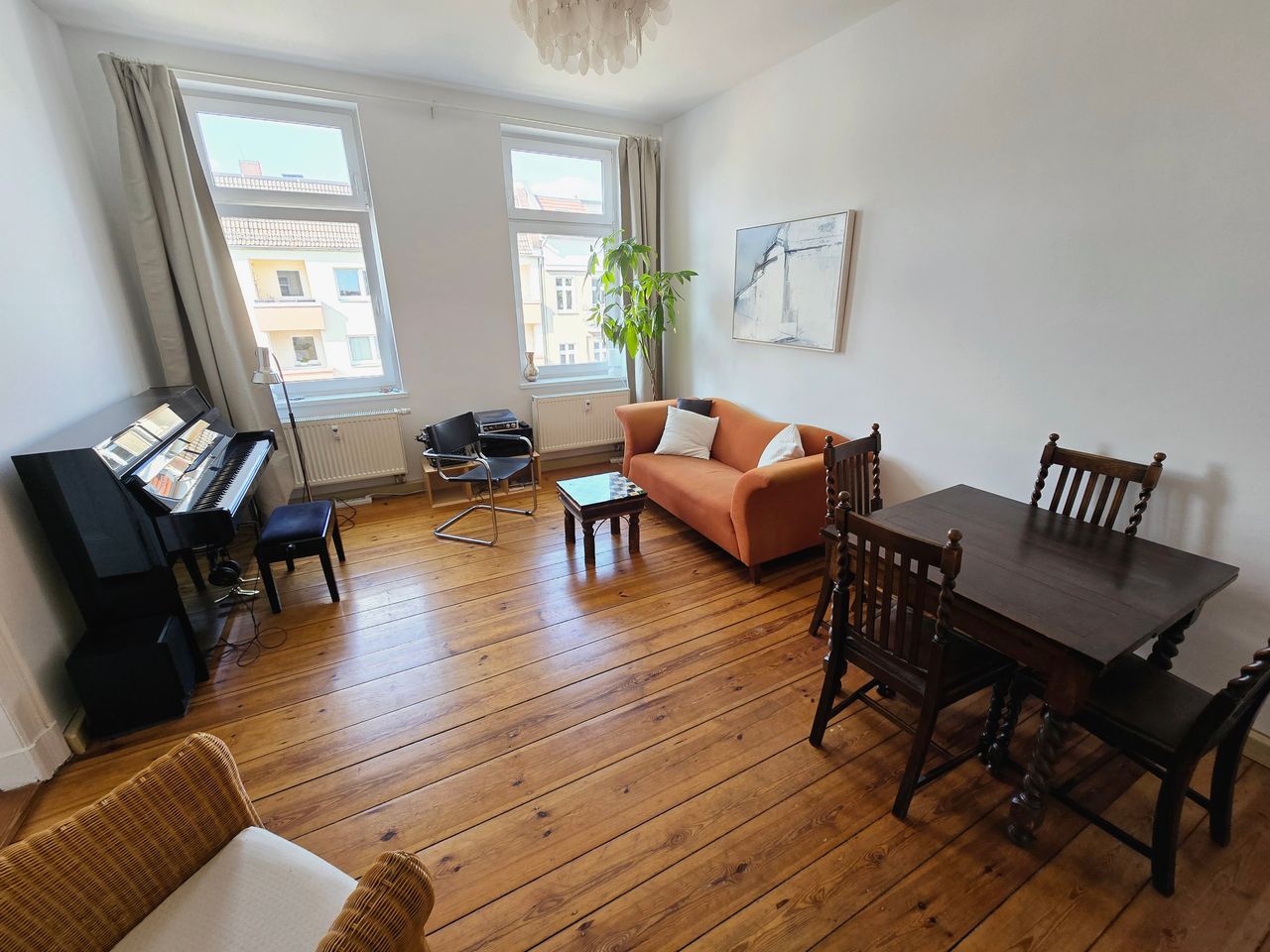 Stylish, bright & cosy with balcony in Friedrichshain
