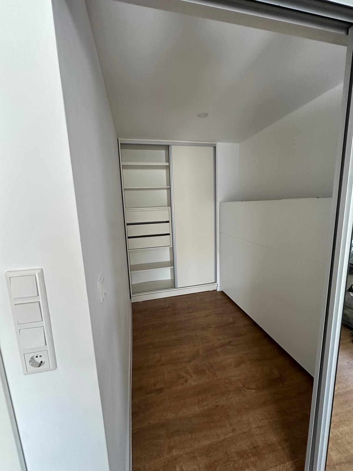 Modern 1-Room Apartment with Fitted Kitchen in Wuppertal – Thorner Straße