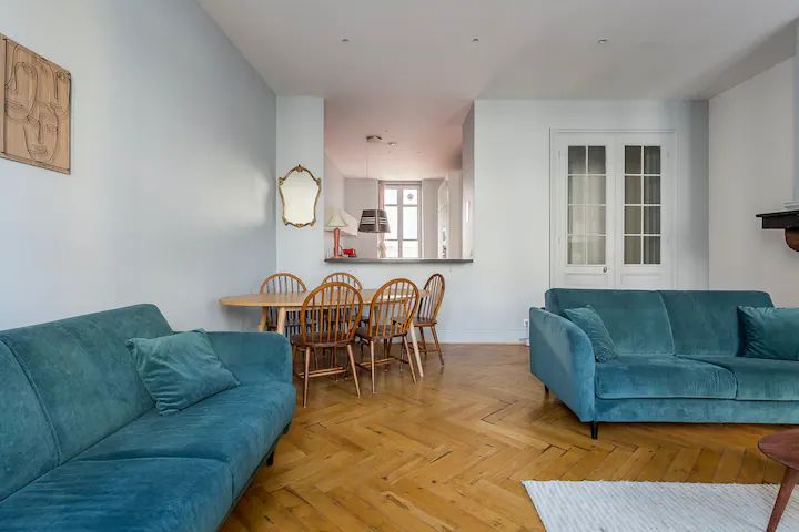 Experience Luxury Living in Lyon - Brand New 90m² Apartment for up to 8 Guests Near Parc de la Tête d'Or