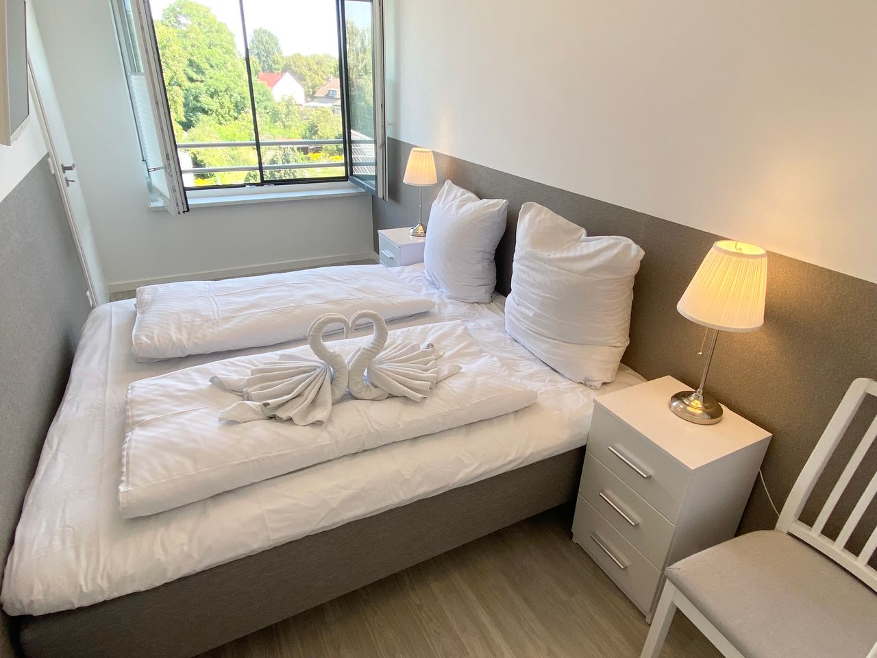 (12-13B) 4 room apartment only 5.4km from Alexanderplatz/free wifi