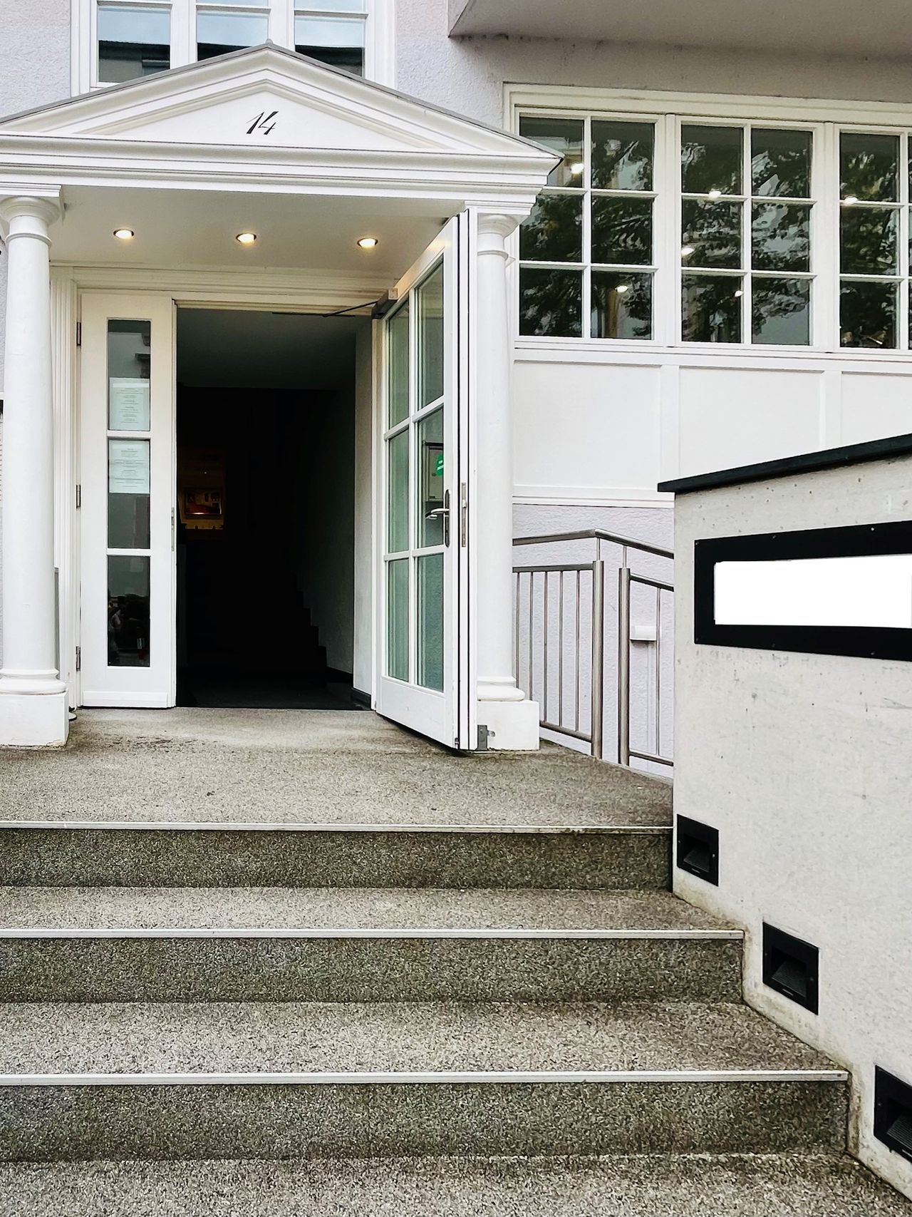 Single studio in Westend Frankfurt - near old opera