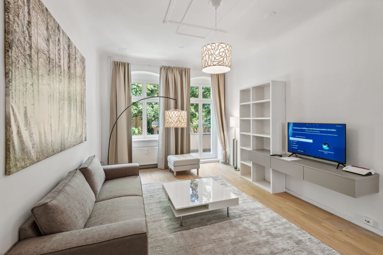 Luxurious 3-Room Apartment in Berlin Pankow - Freshly Renovated and Furnished, First Occupancy!