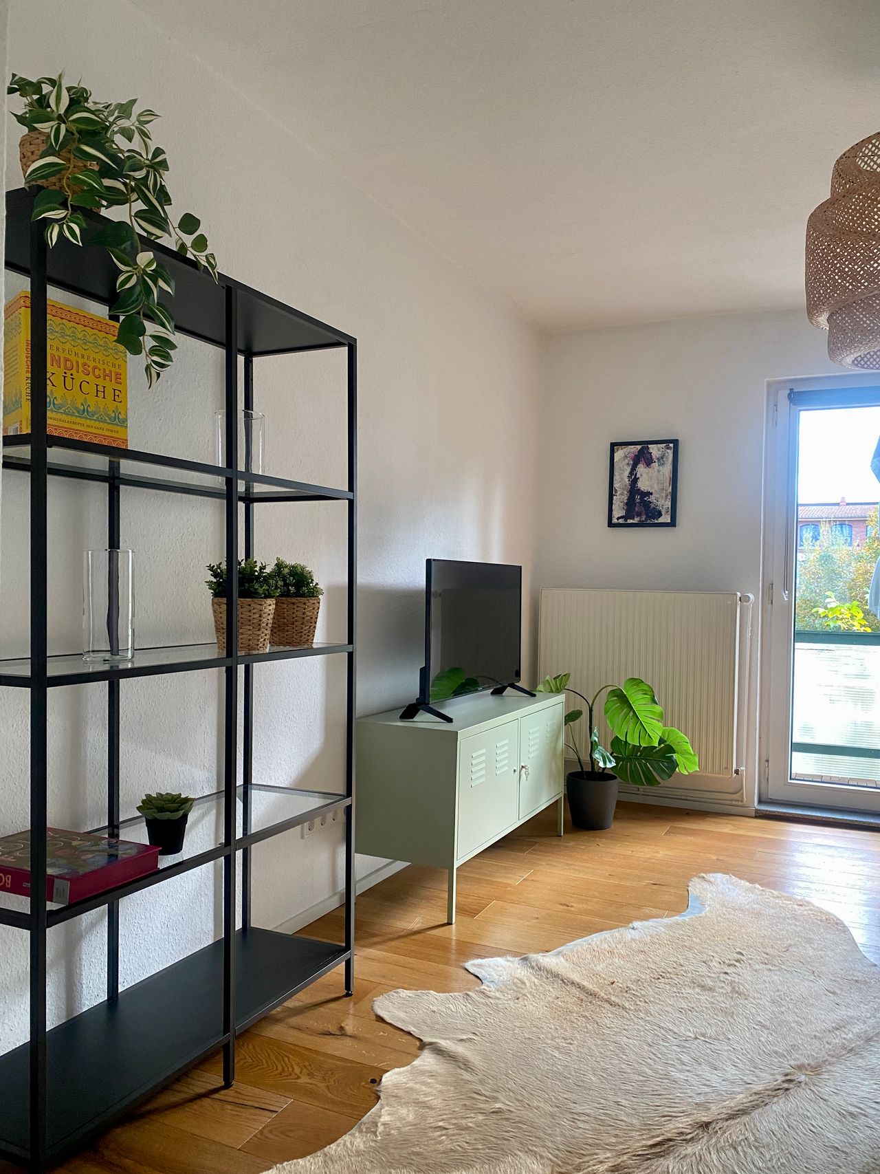 Quiet apartment with balcony - only 5 minutes away from the main station