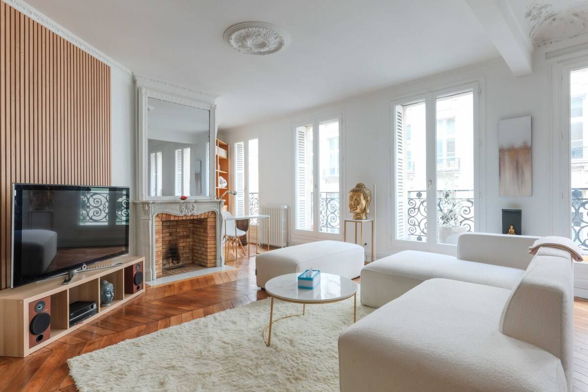 Spacious Parisian Apartment