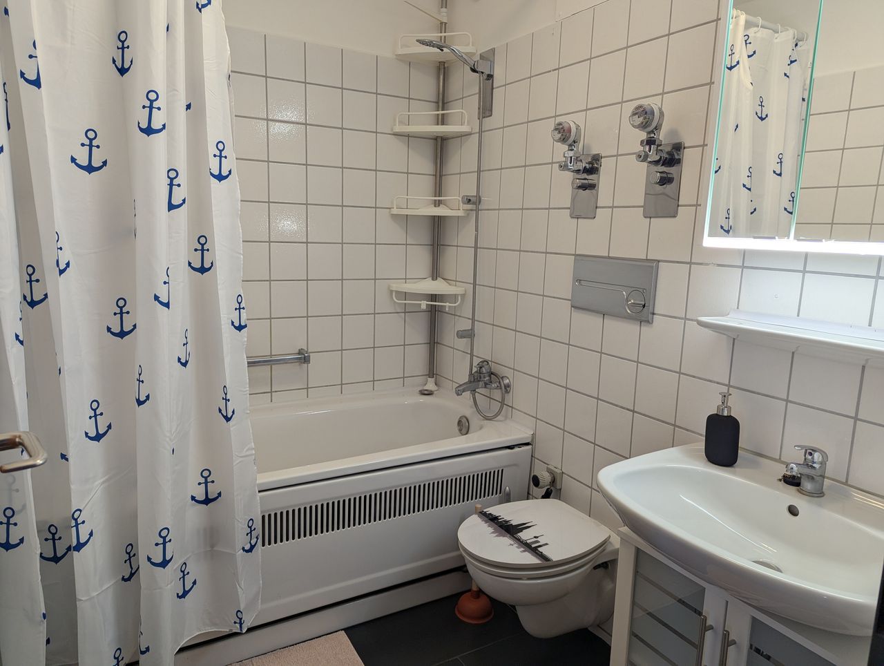 Modern 2-Room Apartment Near the Rhine – Central & Well-Connected