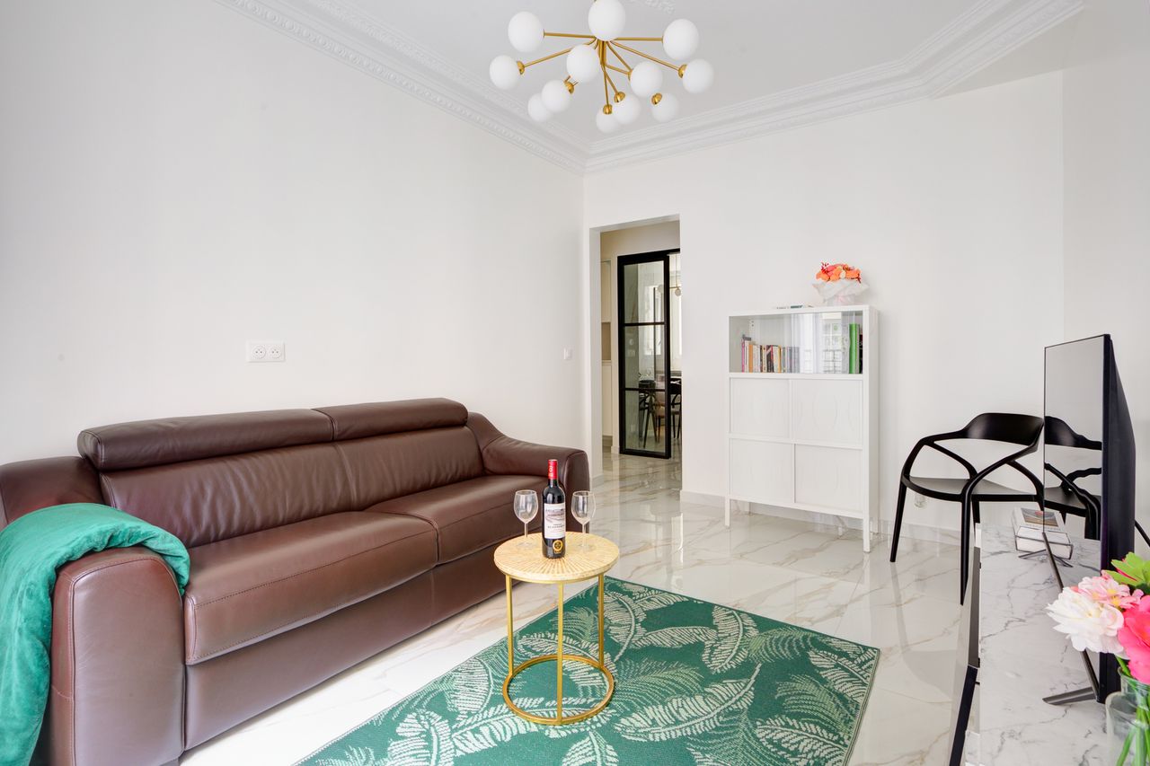 Parisian Elegance – Luxury in Daumesnil