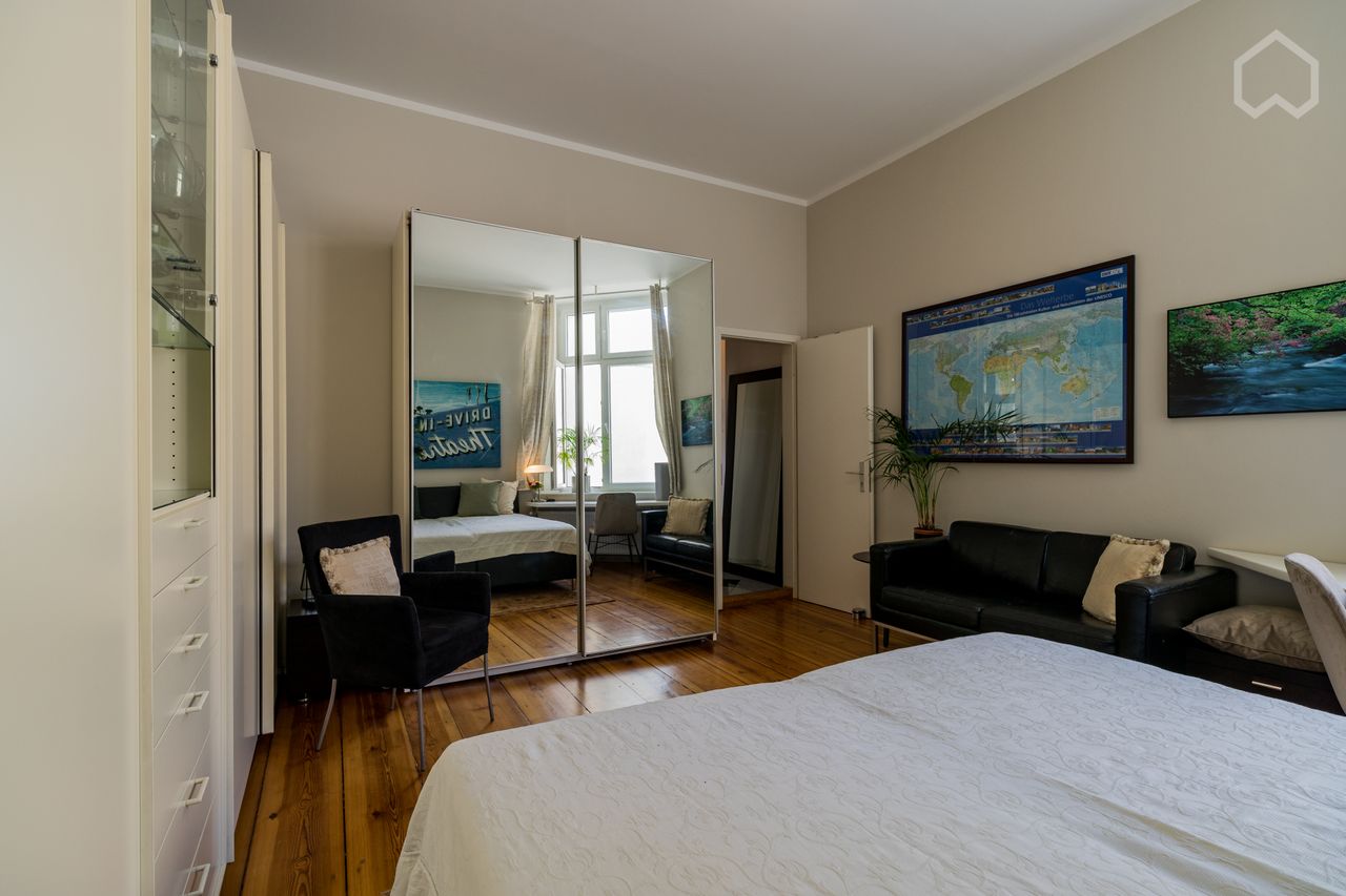 Kind of Luxury, spacious with great parkview Prenzlauer Berg