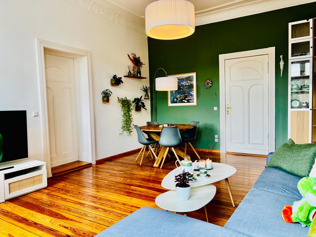 Gorgeous, spacious Altbau flat in Prenzlauer Berg, family and baby friendly