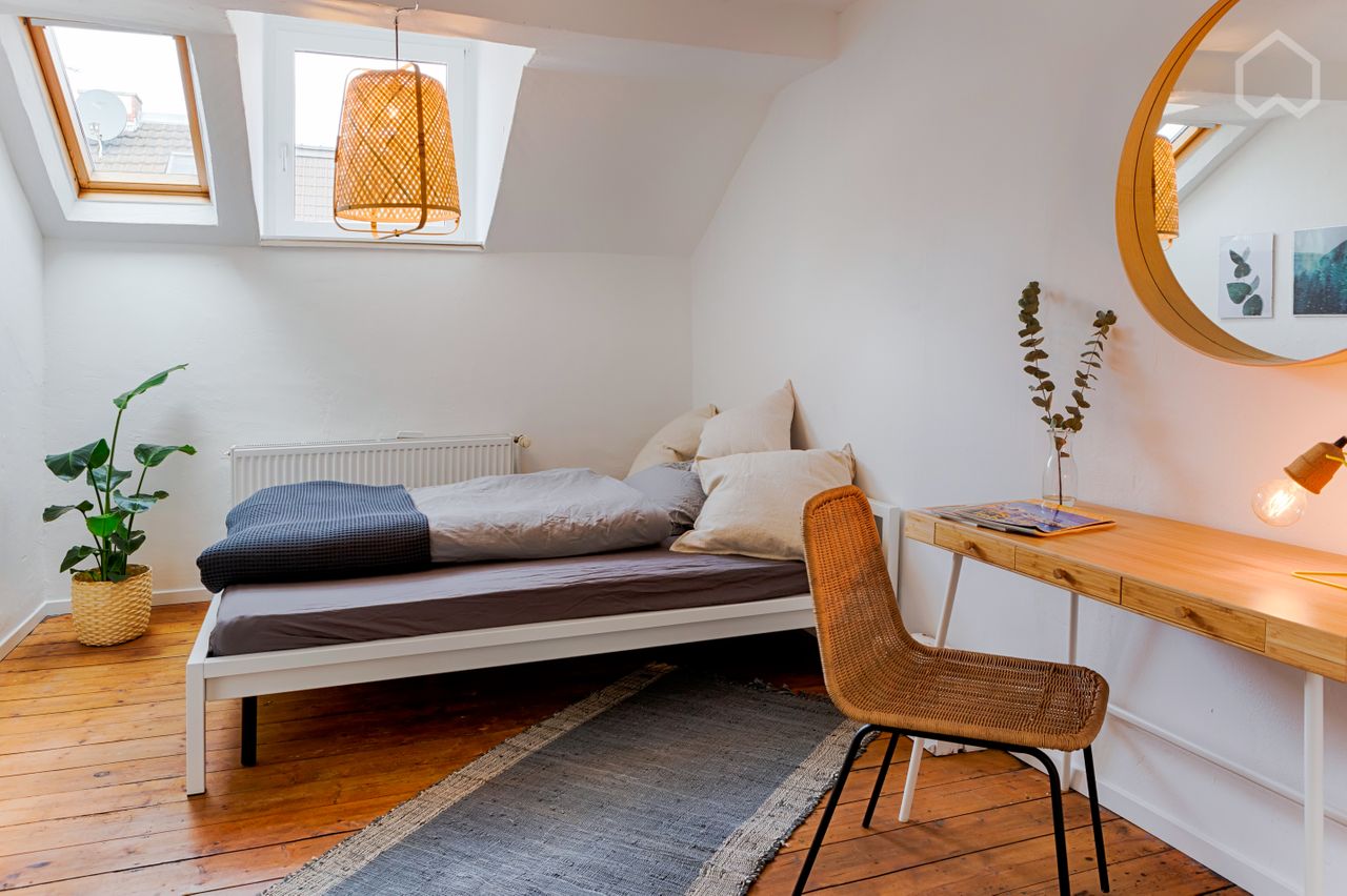 Cozy, renovated loft in early days house in Cologne Ehrenfeld