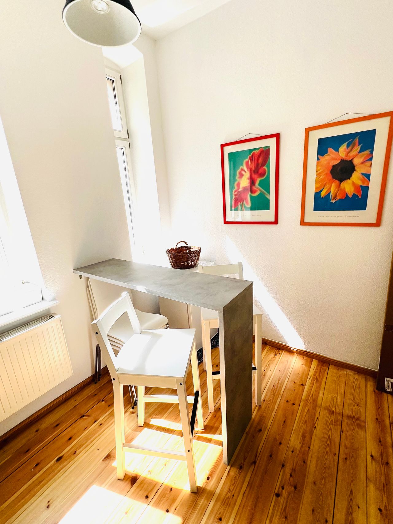 Beautiful recently renovated Altbau flat in Mitte, Berlin