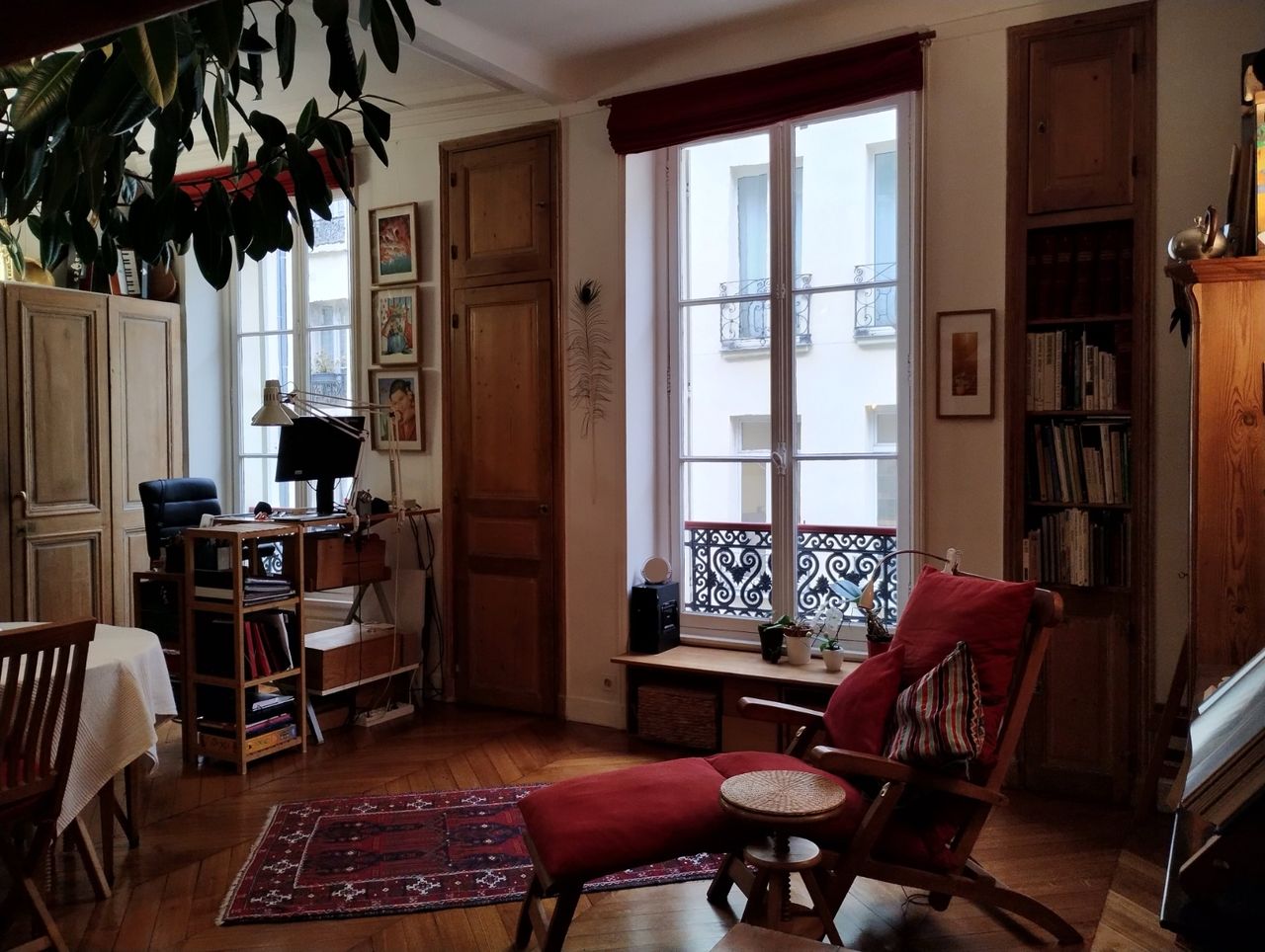 From July 1st to September 16th - Large, beautiful 42m2 studio in Paris 6th arrondissement - Saint Germain Des Prés district