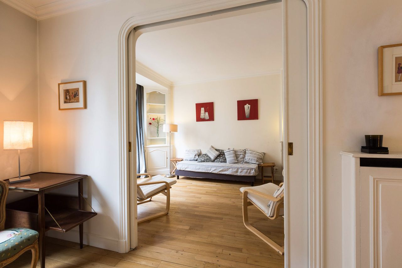 One-bedroom apartment close to the Invalides