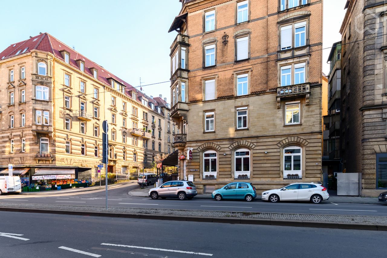 Top located and quiet apartment in Stuttgart City, free parking