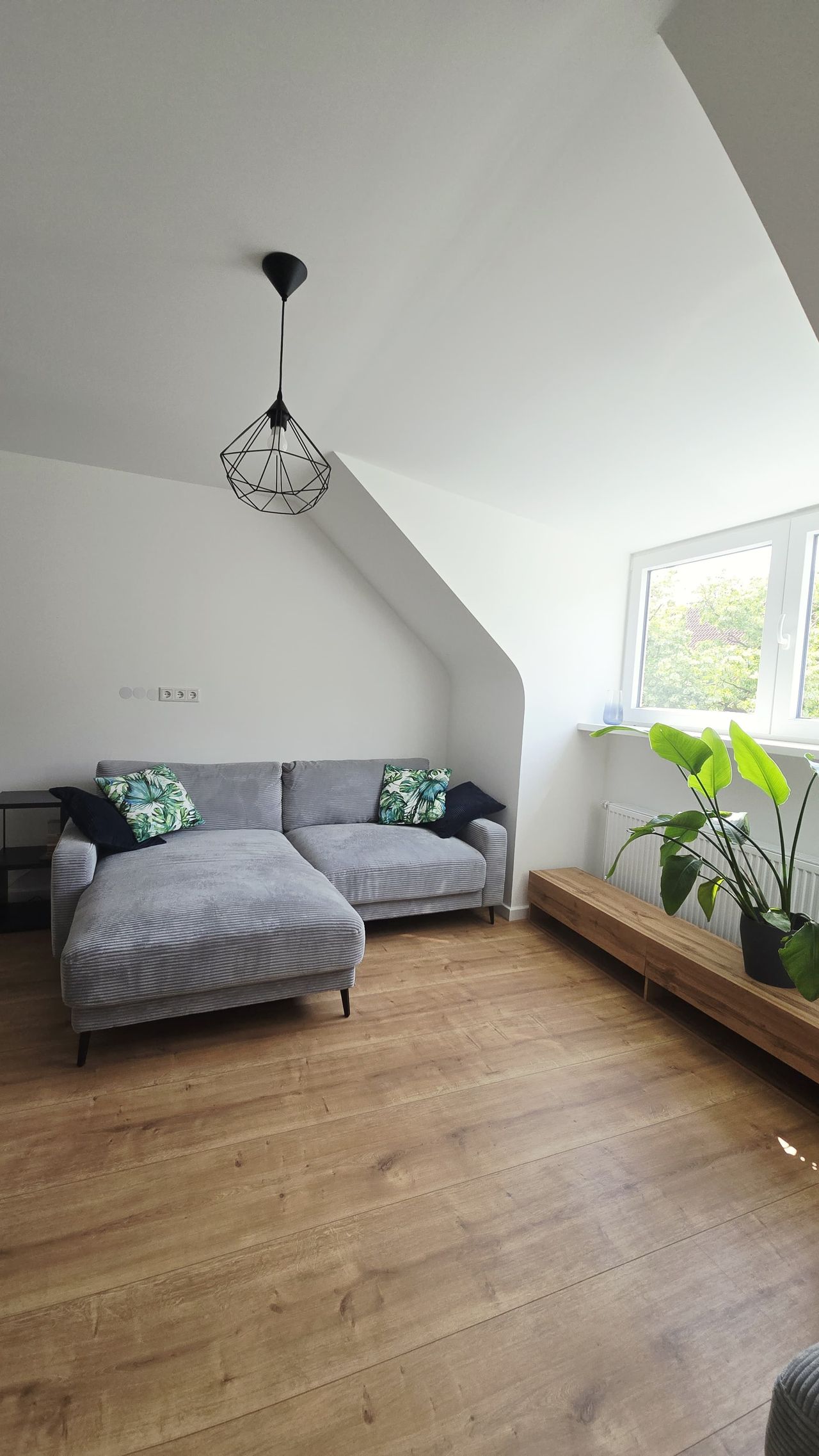 🏙 Urban Chic Apartment in Medienhafen– Quiet Street, Full Comfort & Green View ✨