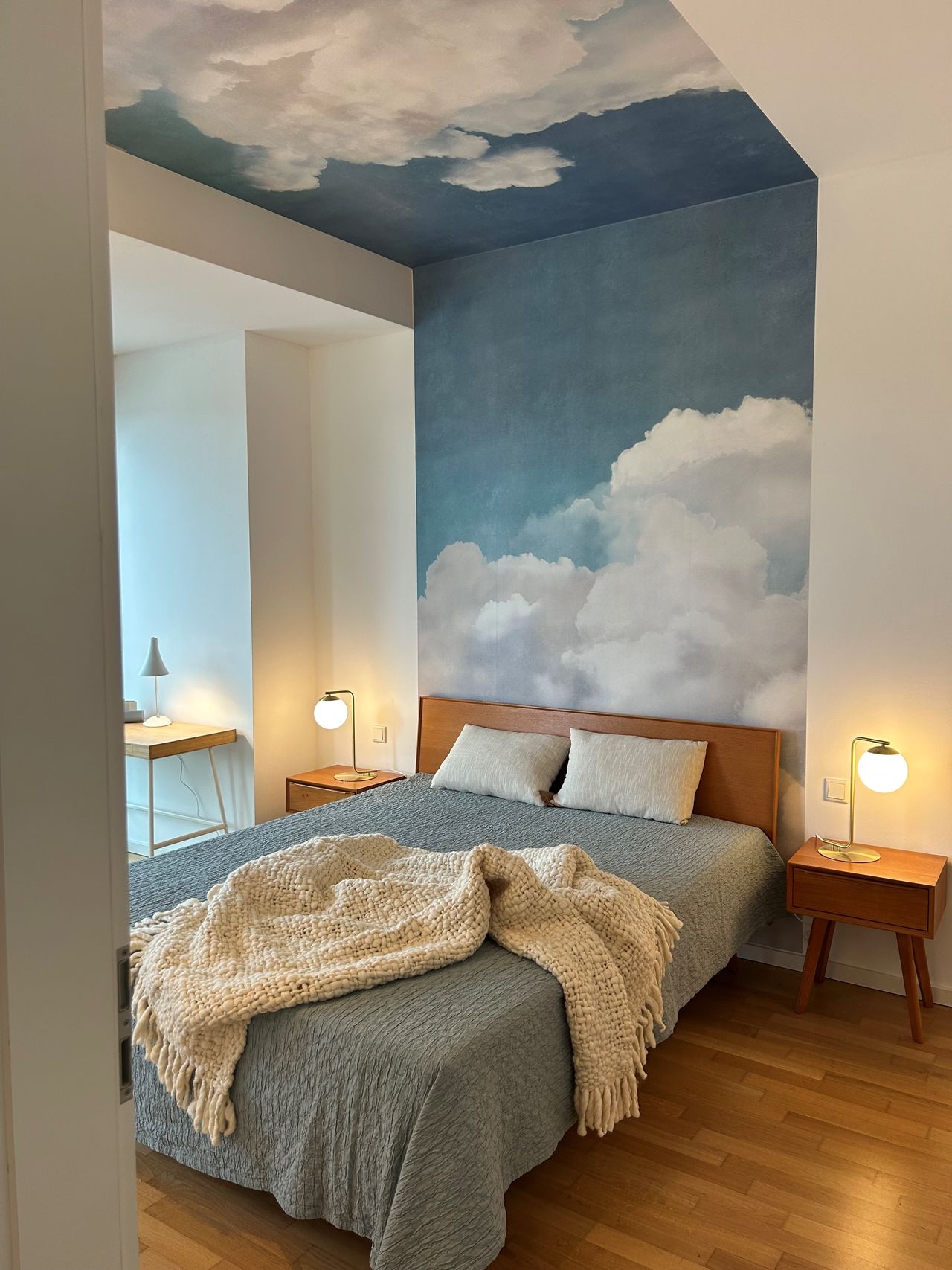 Modern Studio with Balcony & Park Views – Central Berlin