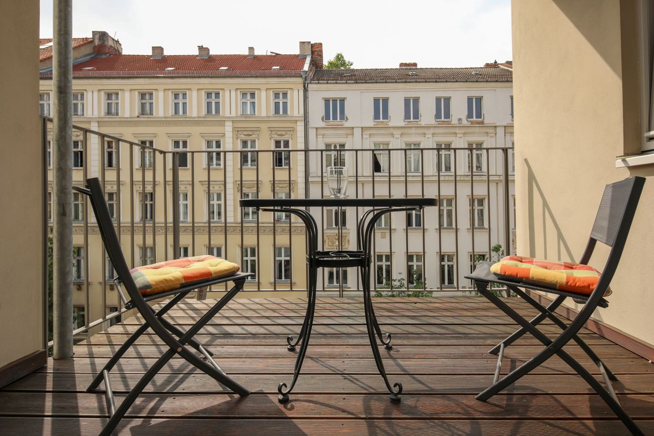 Cozy, bright and quiet 3 room apartment with south-facing balcony in Berlin Mitte - Prenzlauer Berg