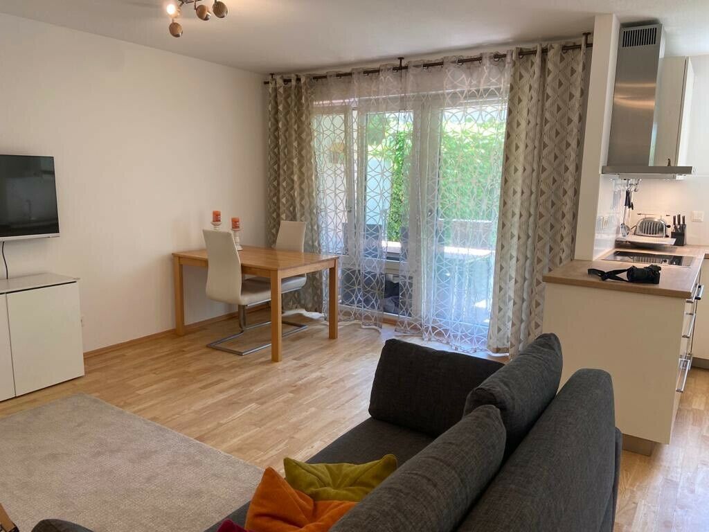 Well cut 2 room apartment with garden in Milbertshofen