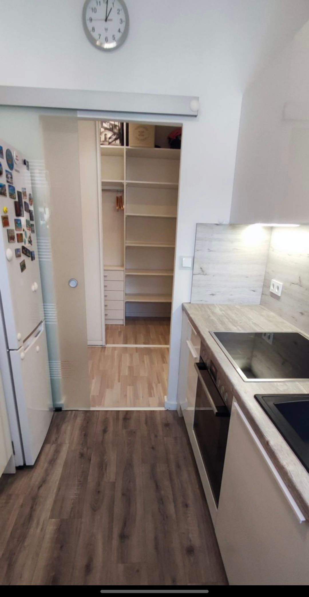 Stylish 2-Room Apartment with Balcony & Parking – Fully Furnished