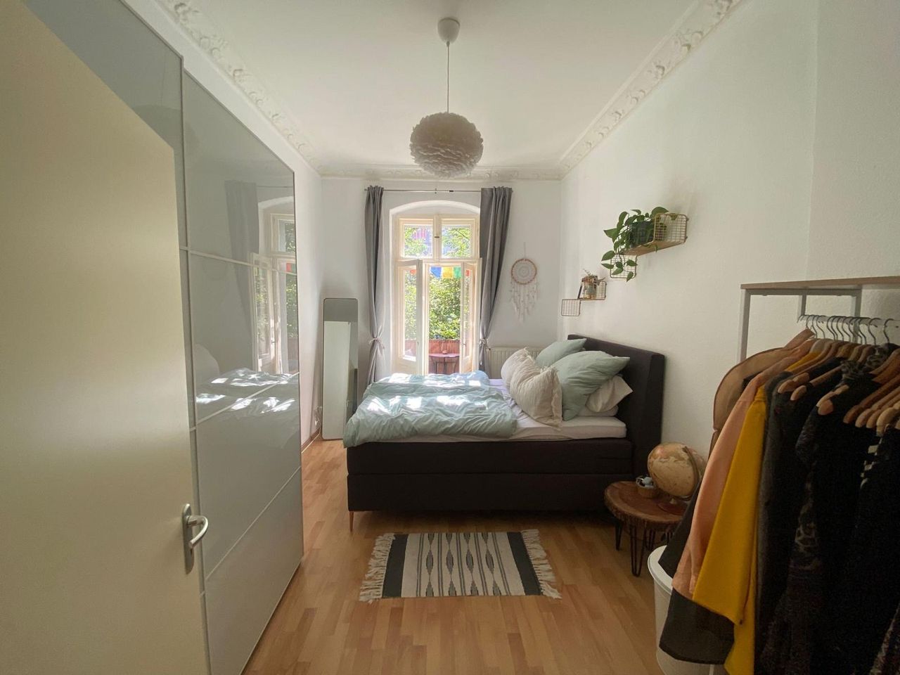 Beautiful 2-room apartment in an old building in Prenzlauer Berg Interim rental from January 2025 for at least 6 months